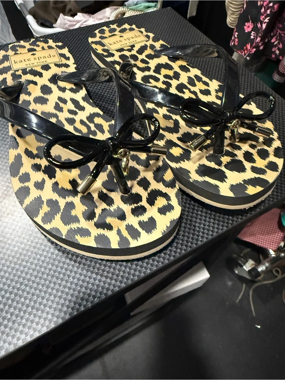 kate spade black bow leopard-print thong sandals